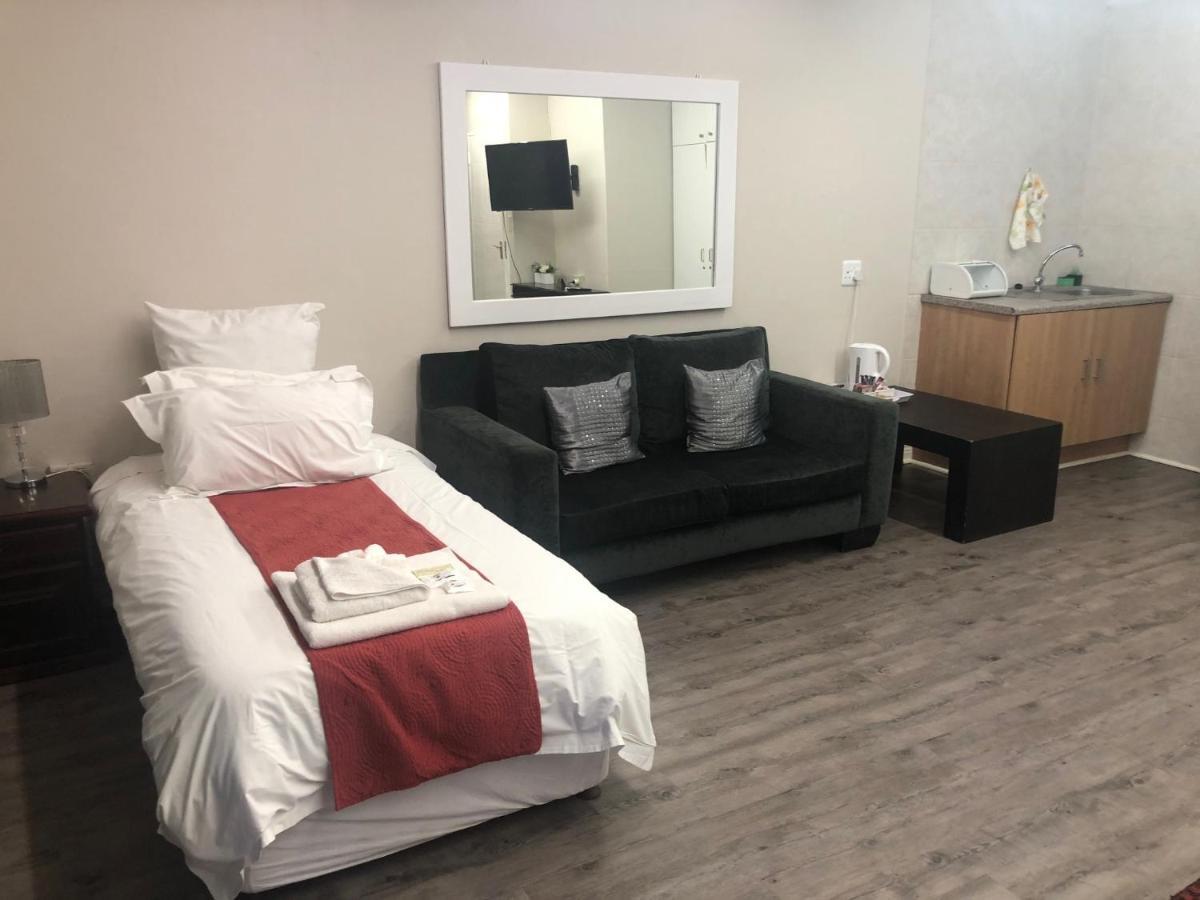 Acacia Westdene B&B 블룸폰테인 외부 사진