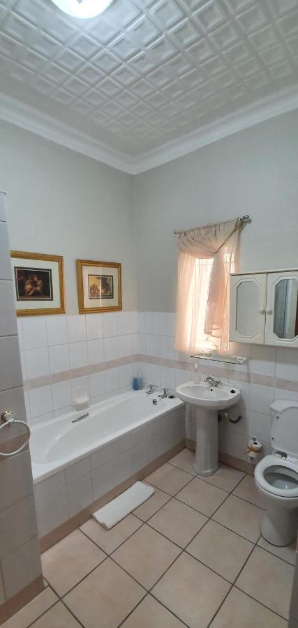 Acacia Westdene B&B 블룸폰테인 외부 사진